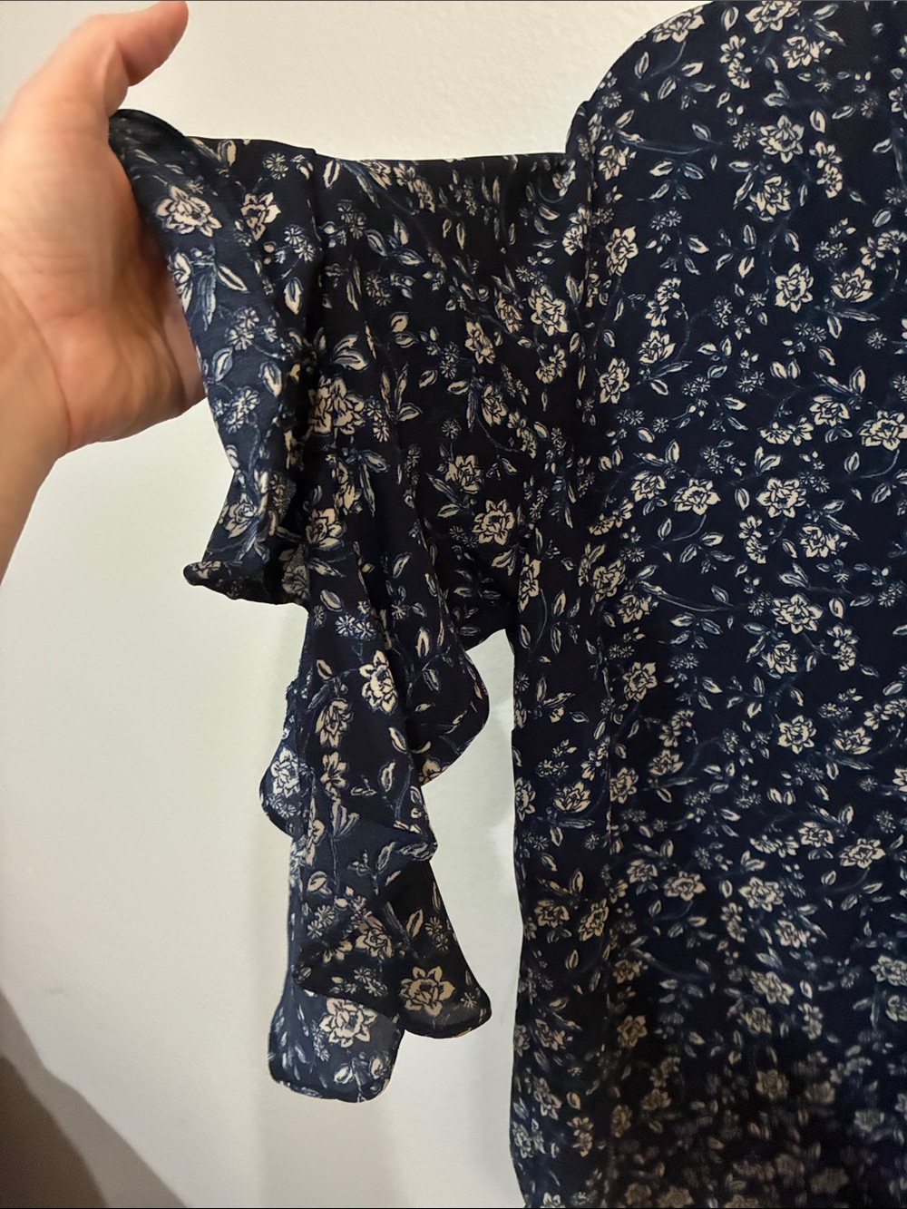 Vince Camuto Navy Floral Ruffle Sleeve Blouse - Picture 7 of 8